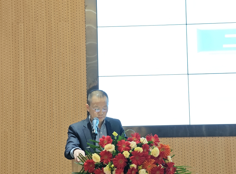 协会第四届第六次理事会暨第五届第一次会员代表大会顺利召开
